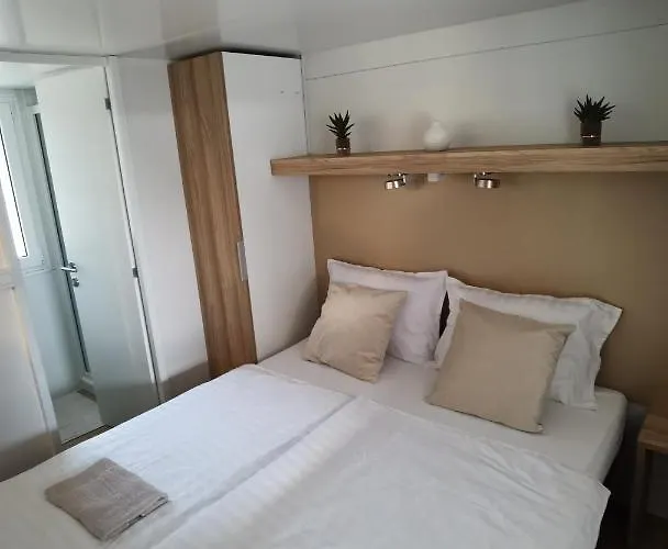 Adria Summer Camping