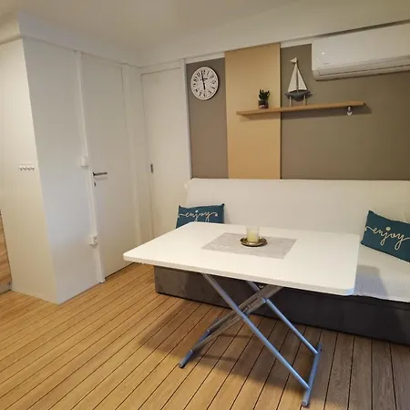 キャンプ場 Adria Summer 4*